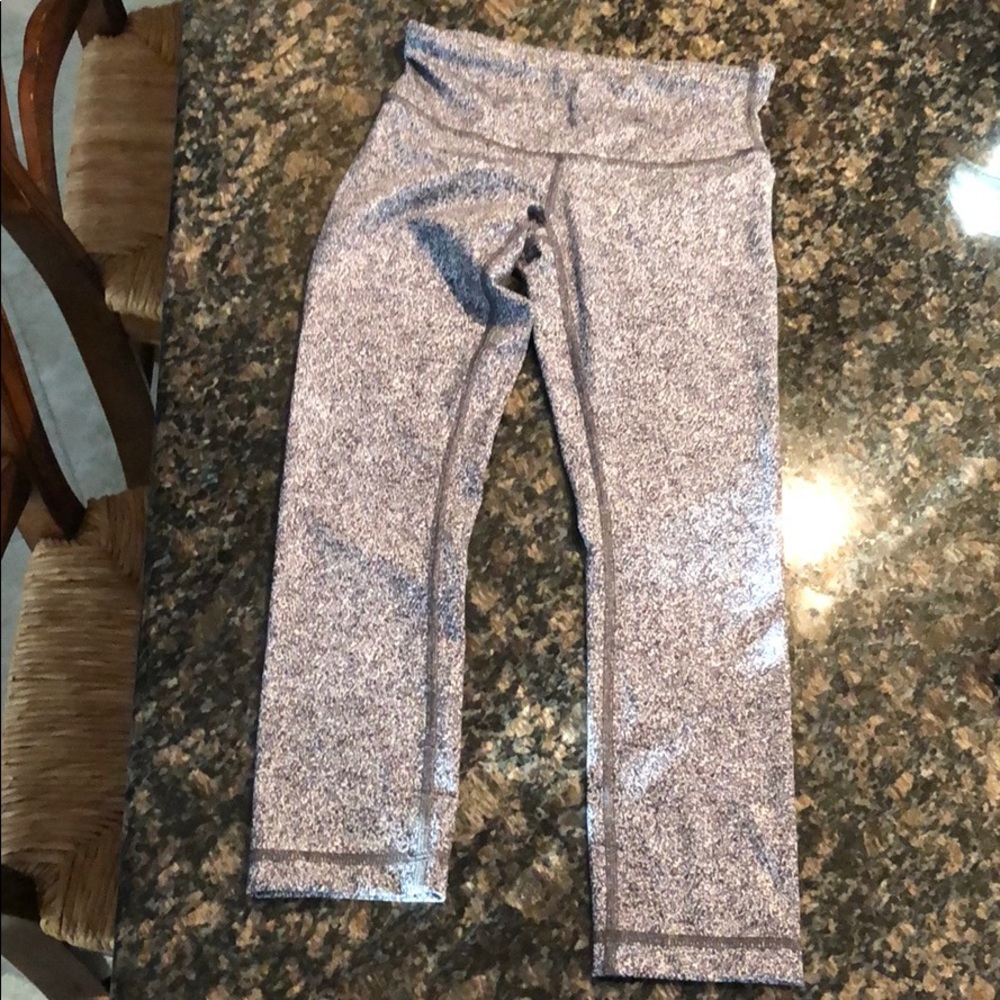 Lululemon size 2 cropped leggings